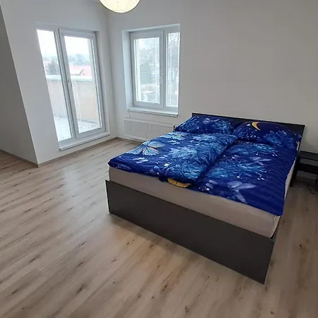 U Letiste Tuchoměřice