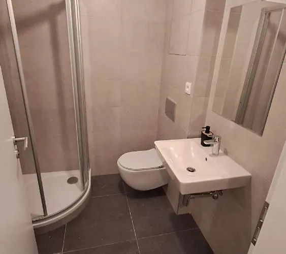 U Letiste Tuchoměřice